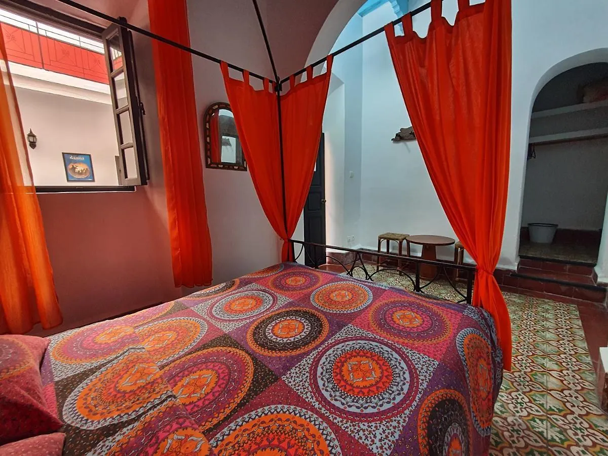 Riad Sidi Magdoul Эс-Сувейра 0*,
