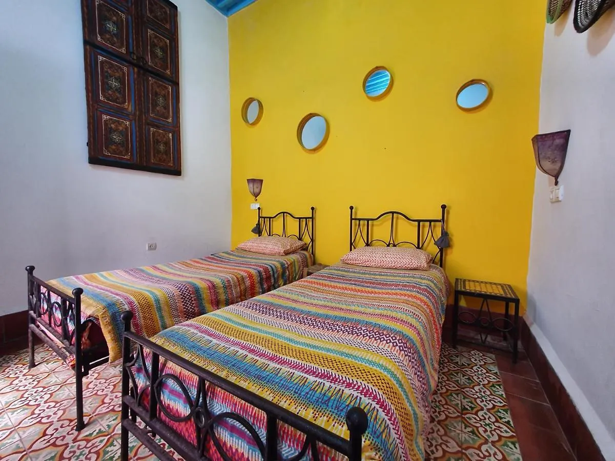 Riad Sidi Magdoul Эс-Сувейра 0*,